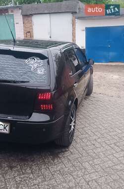 Хэтчбек Volkswagen Golf 1998 в 
