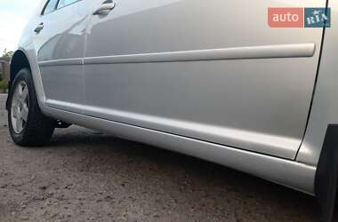 Хэтчбек Volkswagen Golf 1998 в 