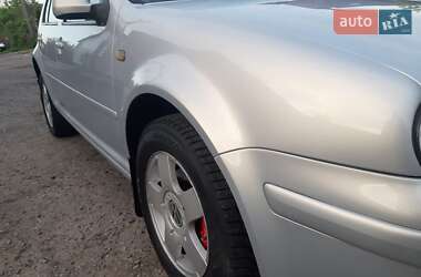 Хэтчбек Volkswagen Golf 1998 в 