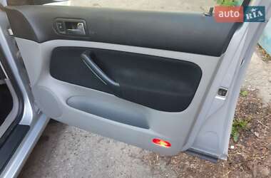 Хэтчбек Volkswagen Golf 1998 в 
