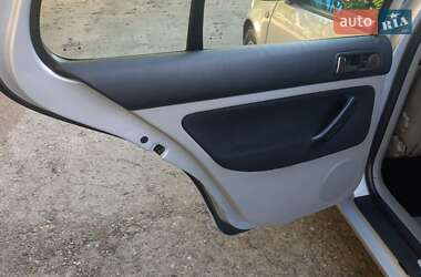 Хэтчбек Volkswagen Golf 1998 в 