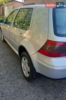 Хэтчбек Volkswagen Golf 1998 в 