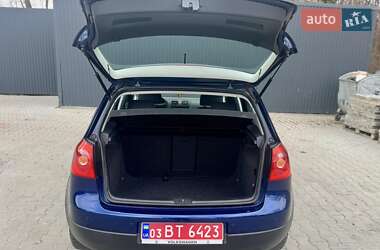 Хэтчбек Volkswagen Golf 2006 в 