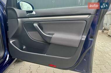 Хэтчбек Volkswagen Golf 2006 в 