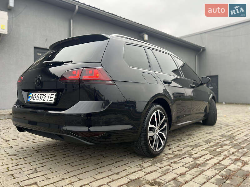 Універсал Volkswagen Golf 2015 в Мукачевому