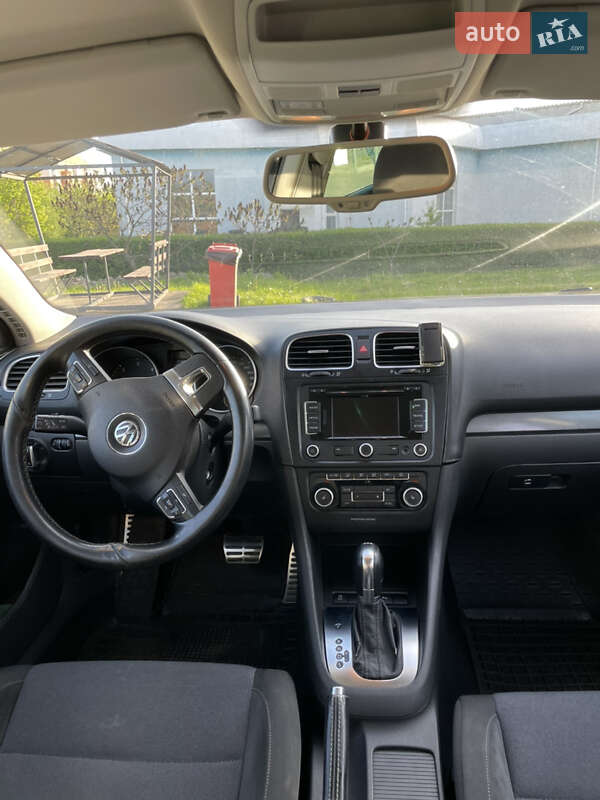 Універсал Volkswagen Golf 2011 в Сумах