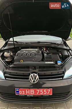 Універсал Volkswagen Golf 2014 в 