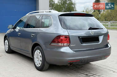 Універсал Volkswagen Golf 2012 в 