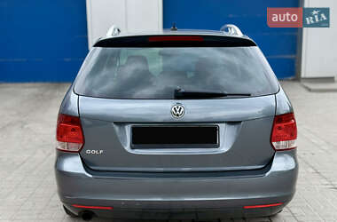 Універсал Volkswagen Golf 2012 в 