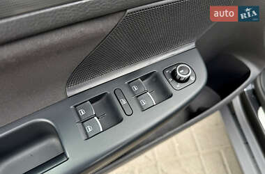 Універсал Volkswagen Golf 2012 в 