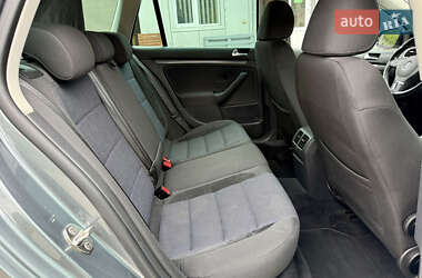 Універсал Volkswagen Golf 2012 в 