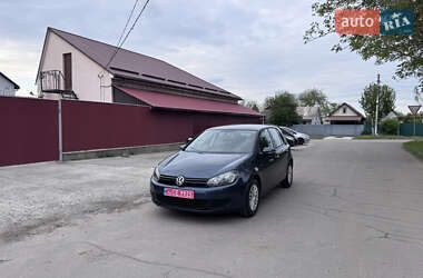 Хетчбек Volkswagen Golf 2010 в 