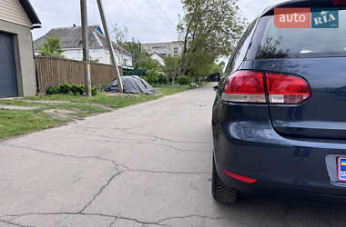 Хетчбек Volkswagen Golf 2010 в 
