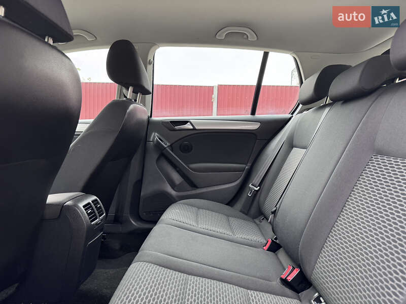 Хэтчбек Volkswagen Golf 2010 в Звенигородке