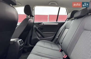Хетчбек Volkswagen Golf 2010 в 