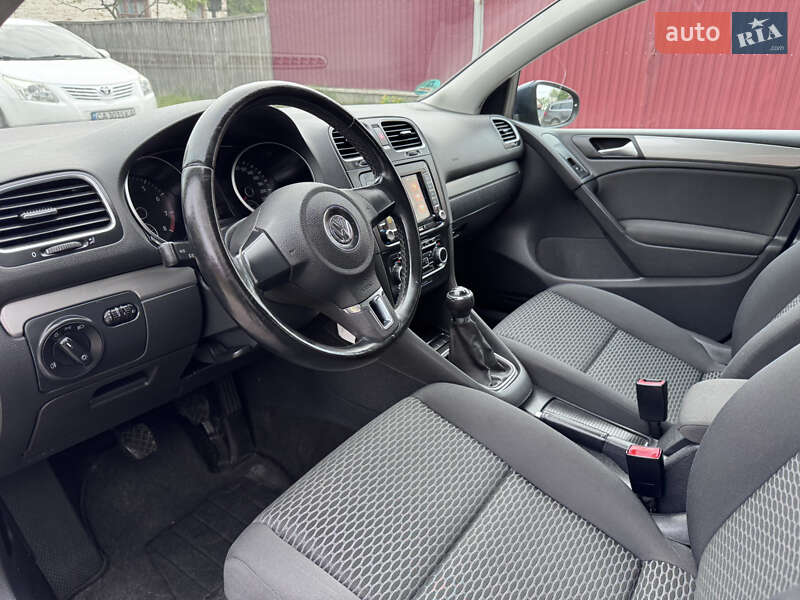 Хэтчбек Volkswagen Golf 2010 в Звенигородке