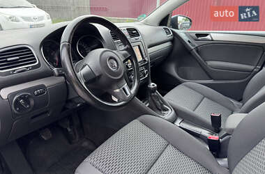 Хетчбек Volkswagen Golf 2010 в 