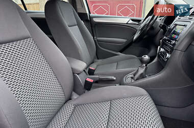 Хетчбек Volkswagen Golf 2010 в 