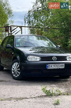 Хэтчбек Volkswagen Golf 2000 в Мене