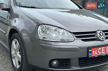 Хэтчбек Volkswagen Golf 2008 в 