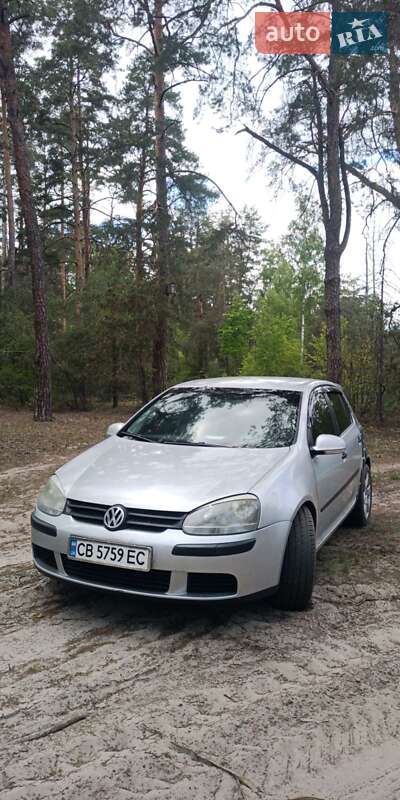 Хетчбек Volkswagen Golf 2003 в Сновську