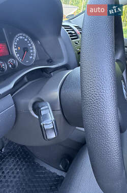 Хетчбек Volkswagen Golf 2004 в 