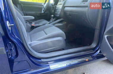 Хетчбек Volkswagen Golf 2004 в 