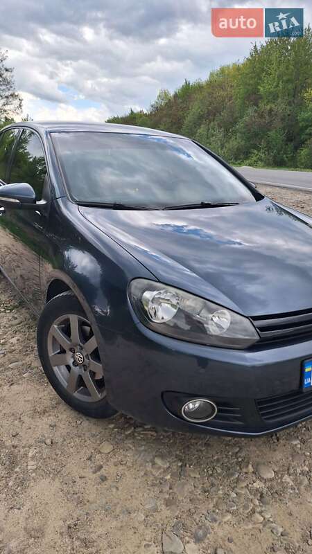 Хетчбек Volkswagen Golf 2009 в Надвірній