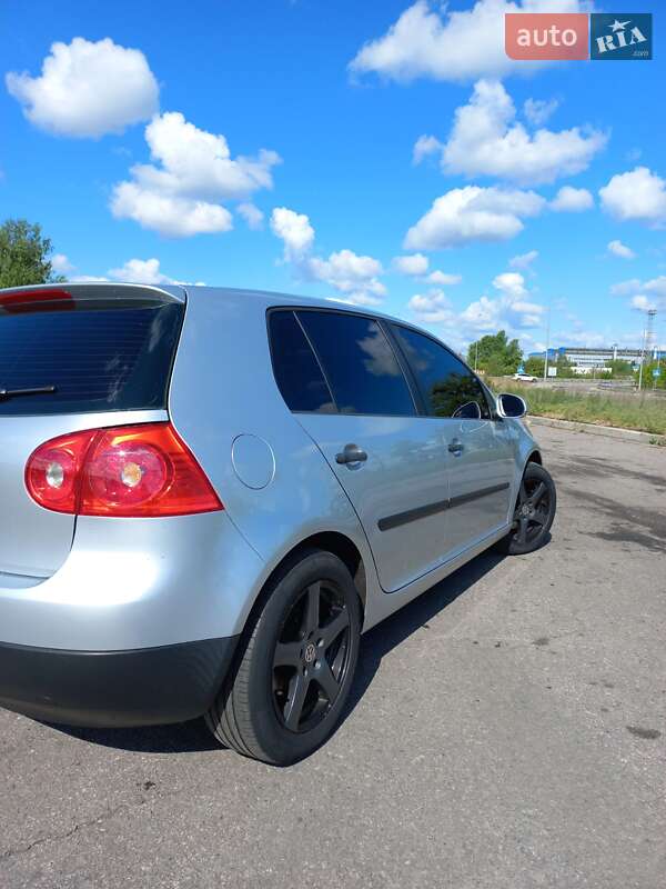 Хетчбек Volkswagen Golf 2005 в Білій Церкві