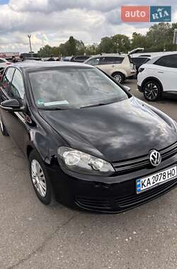 Хэтчбек Volkswagen Golf 2010 в Киеве