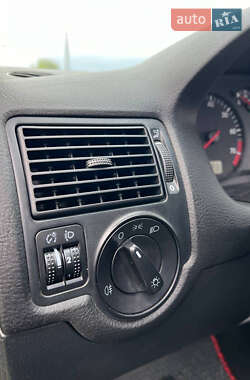 Хэтчбек Volkswagen Golf 2001 в 