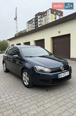 Хетчбек Volkswagen Golf 2010 в 