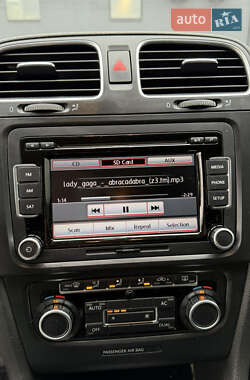 Хетчбек Volkswagen Golf 2010 в 