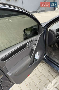 Хетчбек Volkswagen Golf 2010 в 