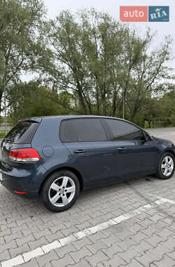 Хетчбек Volkswagen Golf 2010 в 