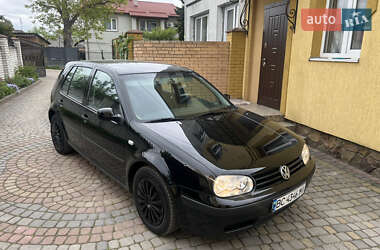 Хетчбек Volkswagen Golf 2001 в Львові