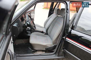 Хэтчбек Volkswagen Golf 1988 в 