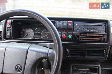 Хэтчбек Volkswagen Golf 1988 в 