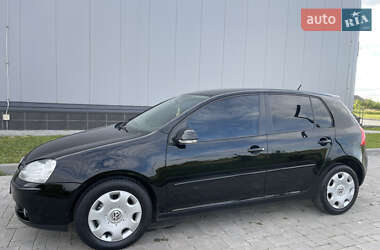 Хэтчбек Volkswagen Golf 2008 в 