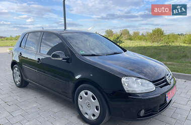 Хэтчбек Volkswagen Golf 2008 в 