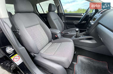 Хэтчбек Volkswagen Golf 2008 в 