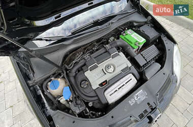 Хэтчбек Volkswagen Golf 2008 в 