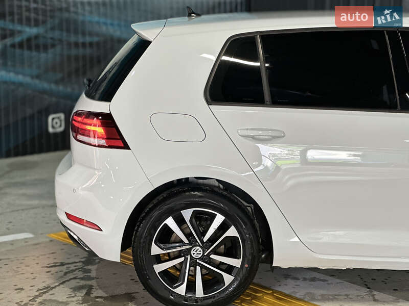Хетчбек Volkswagen Golf 2019 в Самборі