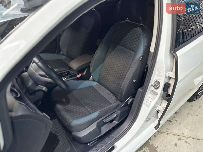 Хетчбек Volkswagen Golf 2019 в Самборі