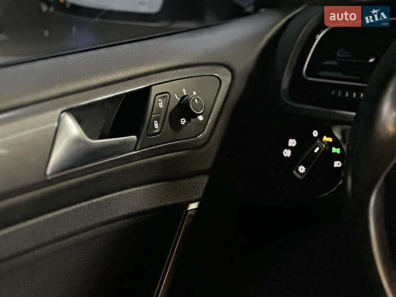 Хетчбек Volkswagen Golf 2019 в Самборі
