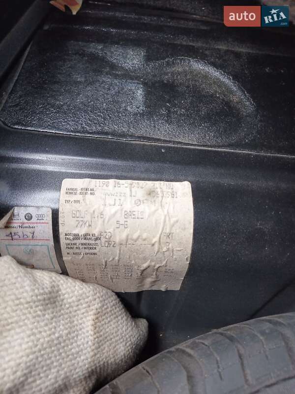 Хэтчбек Volkswagen Golf 2001 в Ходорове