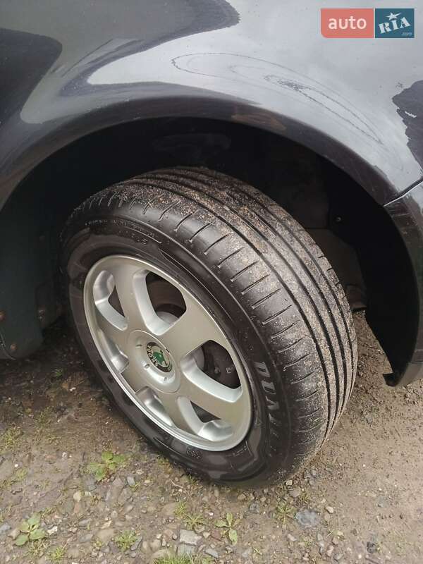 Хэтчбек Volkswagen Golf 2001 в Ходорове