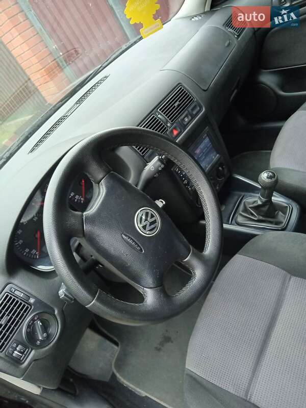 Хэтчбек Volkswagen Golf 2001 в Ходорове