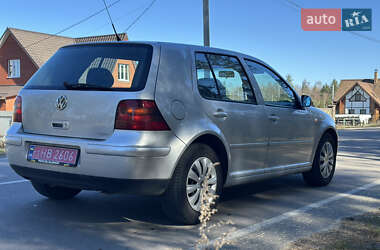 Хетчбек Volkswagen Golf 2001 в 