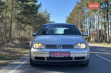 Хетчбек Volkswagen Golf 2001 в 